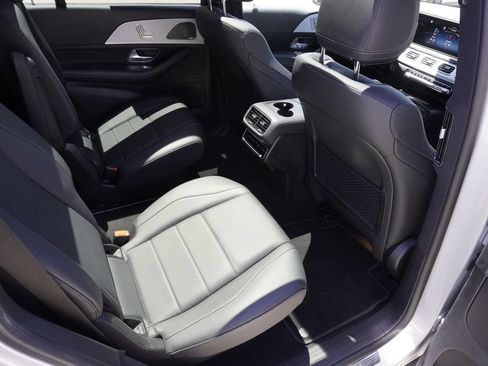 Used 2025 Mercedes-Benz GLS 450 4MATIC image 26