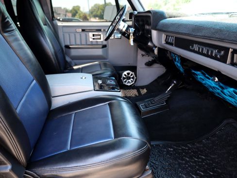 Used 1988 GMC Jimmy 4WD image 8