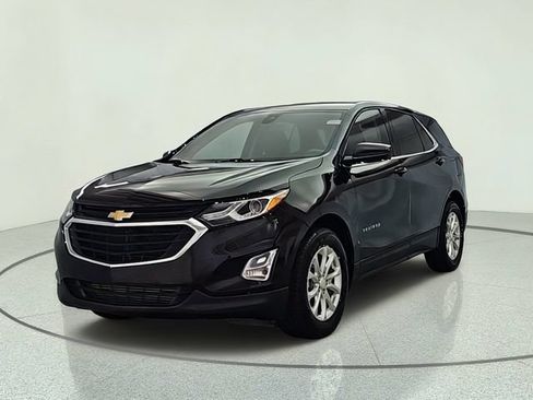 Used 2020 Chevrolet Equinox LT w/ LPO, Floor Liner Package FWD image 2