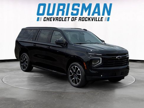 New 2026 Chevrolet Suburban RST w/ Sun And Tow Package AWD/4WD image 1