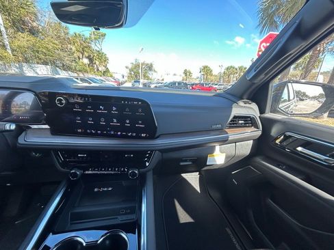 New 2026 Chevrolet Tahoe High Country AWD/4WD image 17