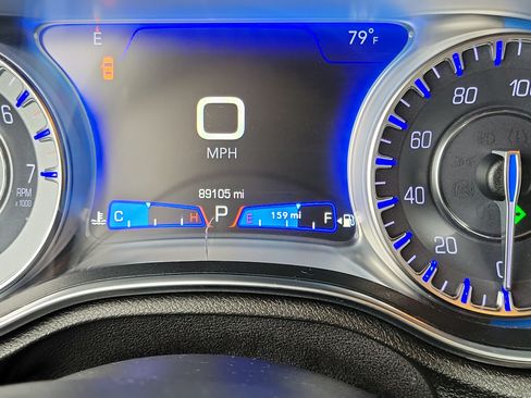 Used 2019 Chrysler 300 Limited RWD image 25