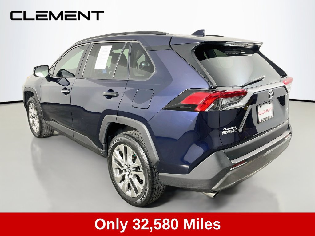Used 2019 Toyota RAV4 Limited w/ Cold Weather Package FWD image 8