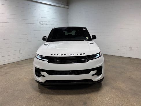 Used 2023 Land Rover Range Rover Sport SE AWD/4WD image 3