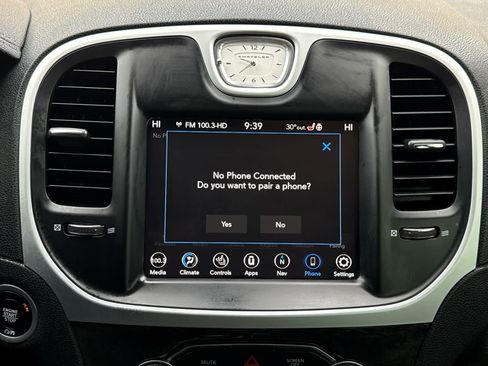 Used 2023 Chrysler 300 Touring L w/ Popular Equipment Group image 18