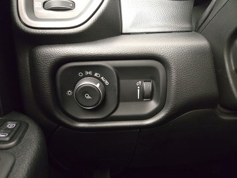 Used 2024 RAM 2500 Tradesman w/ Snow Chief Group AWD/4WD image 28
