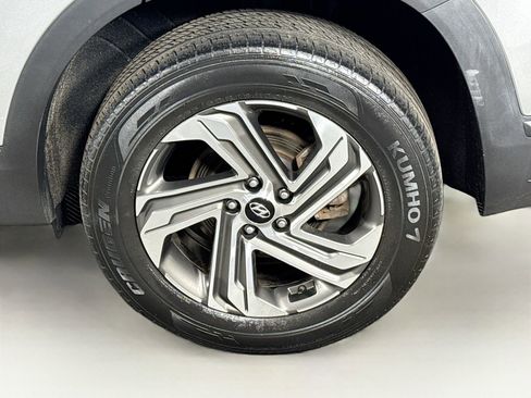 Used 2023 Hyundai Santa Fe SEL image 9