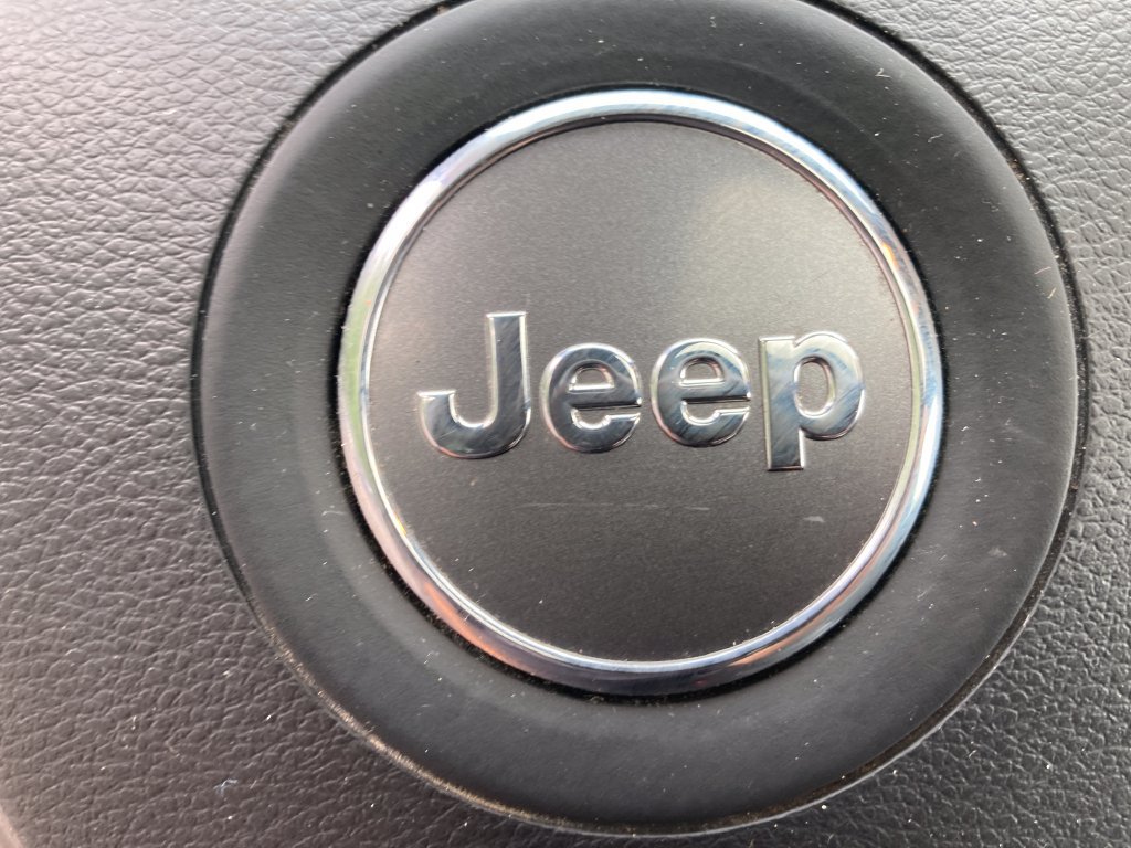Used 2021 Jeep Grand Cherokee Limited AWD/4WD image 28