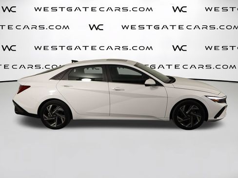 Used 2025 Hyundai Elantra SEL FWD image 48