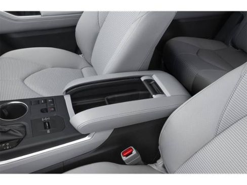 Certified 2025 Toyota Highlander LE AWD/4WD image 13
