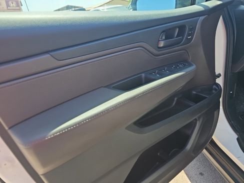 Used 2018 Honda Odyssey EX-L image 11