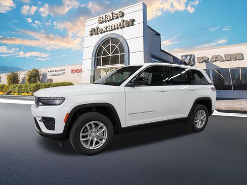 New 2026 Jeep Grand Cherokee Laredo X AWD/4WD image 10