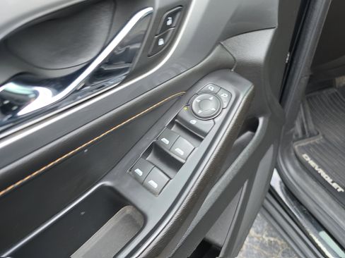 Used 2021 Chevrolet Traverse LS image 20