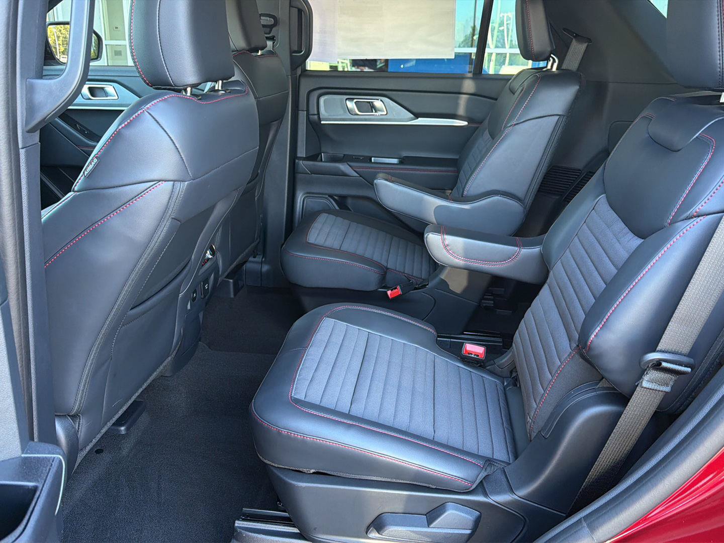New 2027 Ford Explorer ST-Line w/ Premium Package RWD image 35