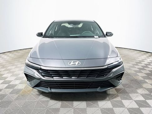 Used 2025 Hyundai Elantra Sport FWD image 8