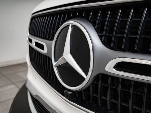 Certified 2025 Mercedes-Benz GLC 300 4MATIC image 3