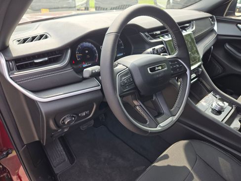 New 2026 Jeep Grand Cherokee L 2WD image 10