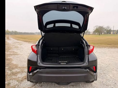 Used 2021 Toyota C-HR LE image 14