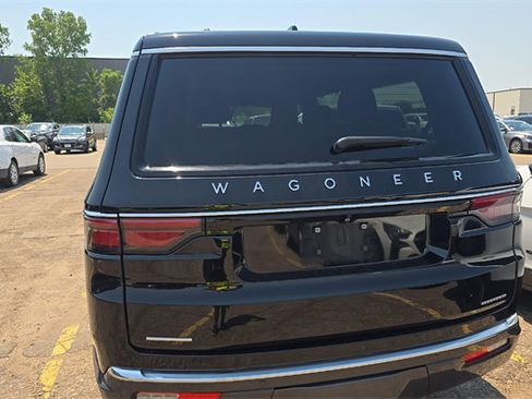 Used 2022 Jeep Wagoneer Series I w/ Convenience Group I AWD/4WD image 4