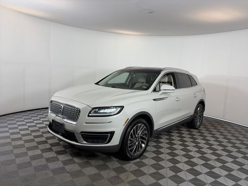 Used 2019 Lincoln Nautilus Reserve w/ Cargo Utility Package AWD/4WD image 2