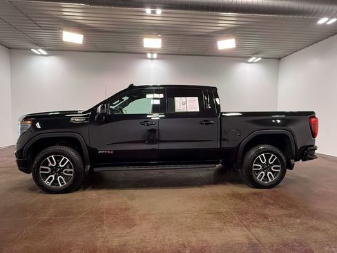 Used 2024 GMC Sierra 1500 AT4 w/ Technology Package AWD/4WD image 6