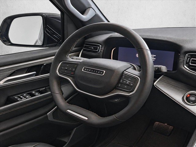 Used 2023 Jeep Wagoneer L Series III w/ Preferred Equipment Group AWD/4WD image 18