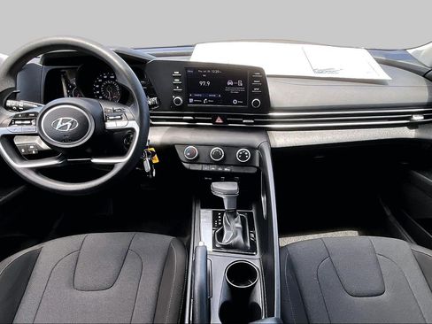 Used 2023 Hyundai Elantra SE FWD image 14