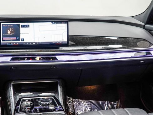 Used 2025 BMW 740i RWD image 17