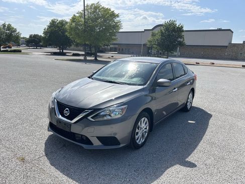 Used 2019 Nissan Sentra S w/ Appearance Package FWD image 2