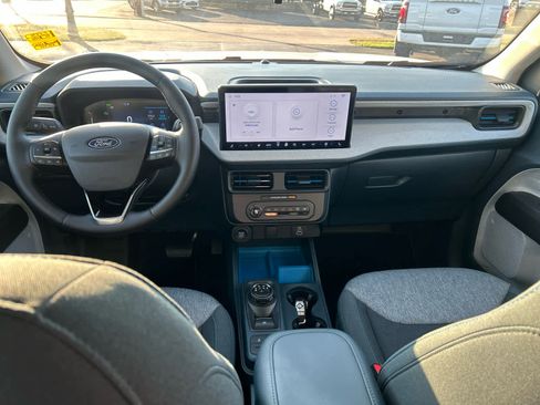 New 2025 Ford Maverick XLT w/ XLT Luxury Package image 13