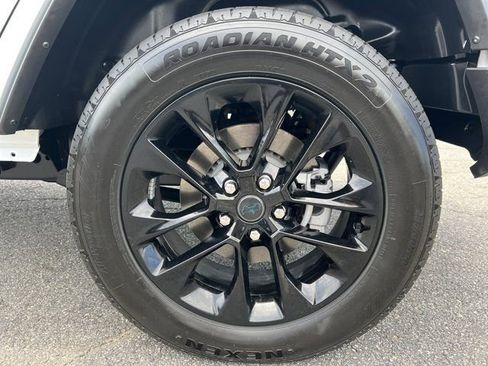 Used 2025 Jeep Wrangler Unlimited Sahara w/ Safety Group AWD/4WD image 19