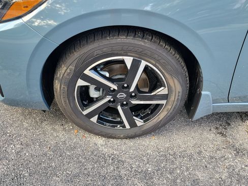 Certified 2024 Nissan Sentra SV FWD image 4
