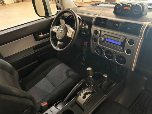 Used 2007 Toyota FJ Cruiser 4WD image 28