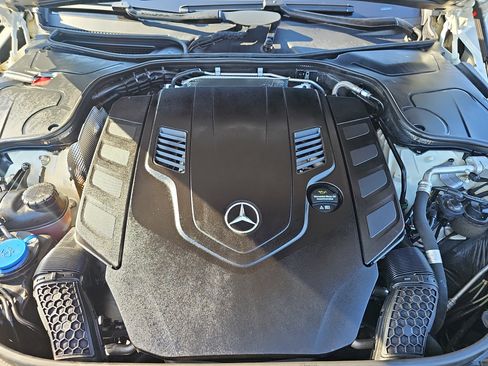 Used 2019 Mercedes-Benz S 560 4MATIC Sedan image 32