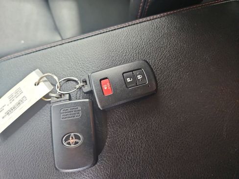 Used 2021 Toyota 4Runner TRD Off-Road Premium w/ Moonroof Package image 29