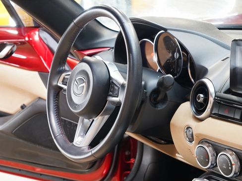 Used 2019 MAZDA MX-5 Miata Grand Touring RWD image 53