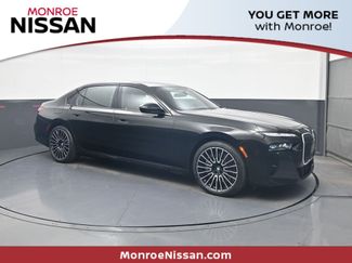 Used 2025 BMW 760i xDrive w/ Executive Package video 1