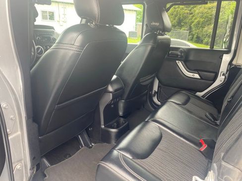 Used 2014 Jeep Wrangler Unlimited Sport AWD/4WD image 18