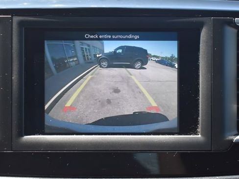 Used 2020 Chrysler Pacifica Touring-L FWD image 27
