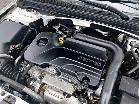 Used 2019 Chevrolet Malibu LT FWD image 32