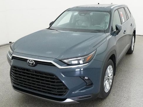New 2026 Toyota Grand Highlander Platinum AWD/4WD image 16