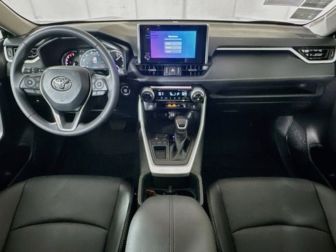 Used 2025 Toyota RAV4 XLE Premium FWD image 27