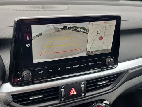 Used 2024 Kia Forte GT-Line w/ GT-Line Premium Package image 8