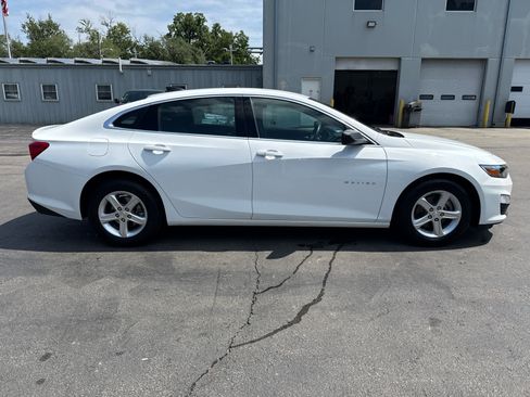 Used 2024 Chevrolet Malibu LS FWD image 2