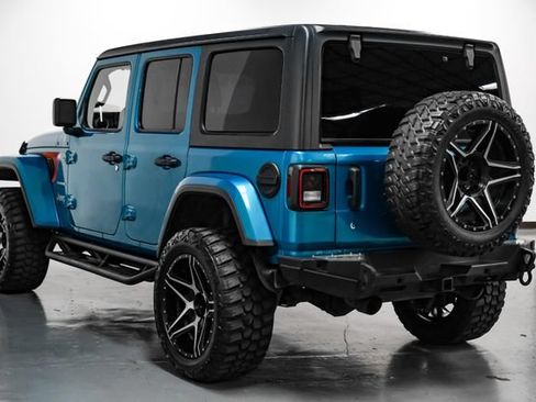Used 2020 Jeep Wrangler Unlimited Sahara AWD/4WD image 15