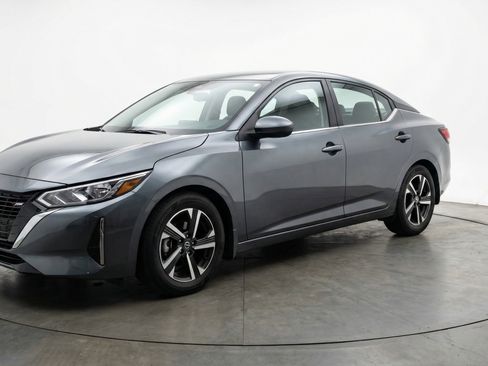 Used 2025 Nissan Sentra SV FWD image 3