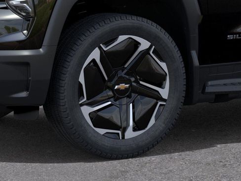 New 2026 Chevrolet Silverado EV LT image 9
