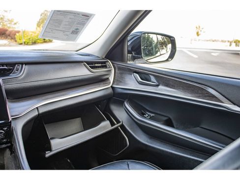 Used 2021 Jeep Grand Cherokee L Limited AWD/4WD image 52