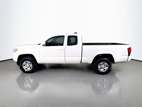 Used 2018 Toyota Tacoma SR w/ SR Convenience Package image 6