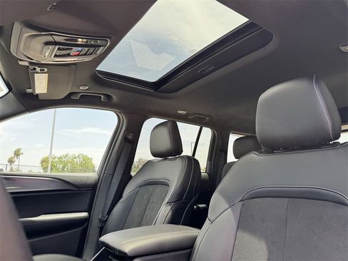 New 2025 Jeep Grand Cherokee Altitude image 15